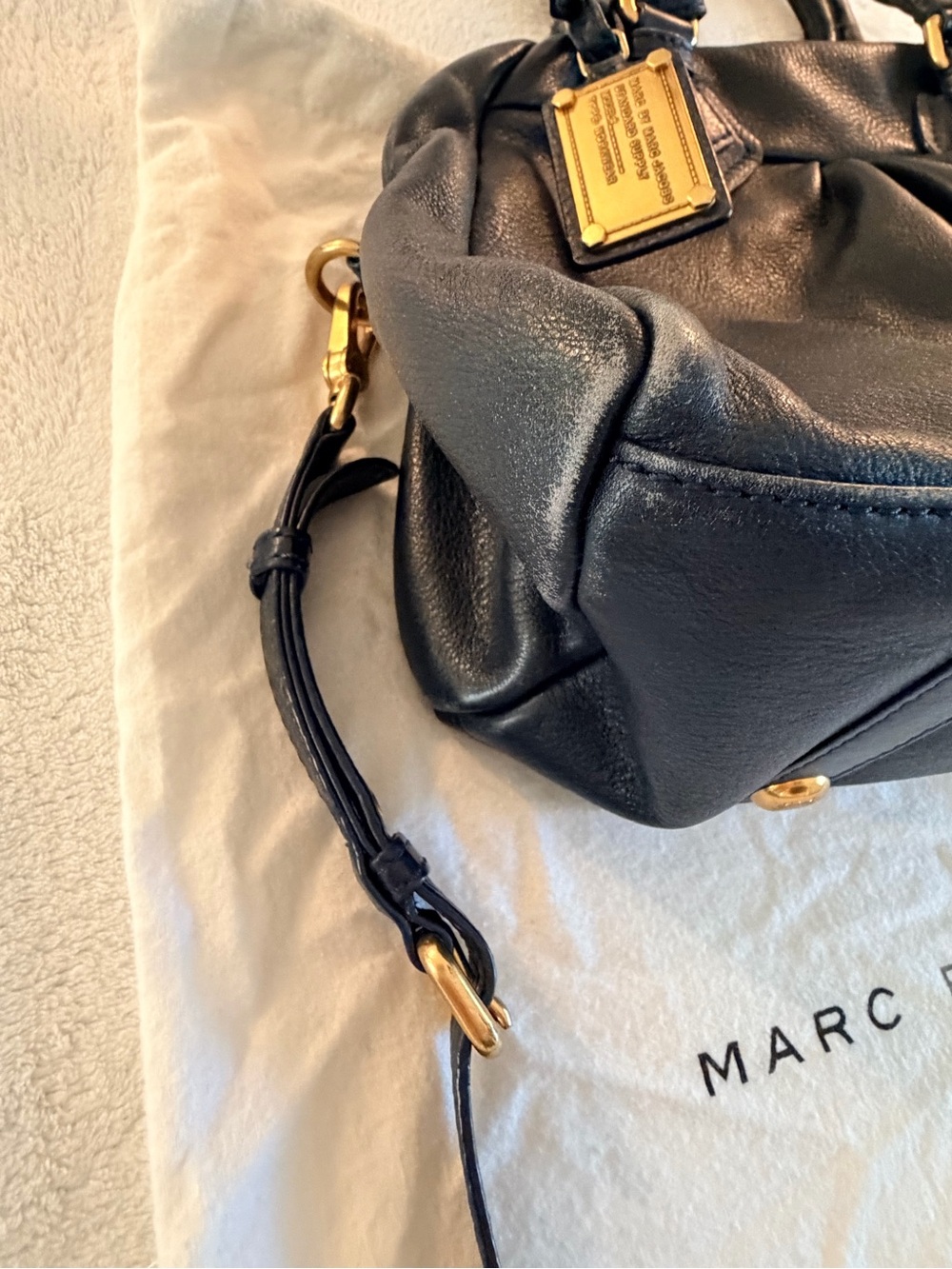 Marc by Marc Jacobs Navy Leather Shoulder Bag with Gold Hardware - Picture 4 of 8